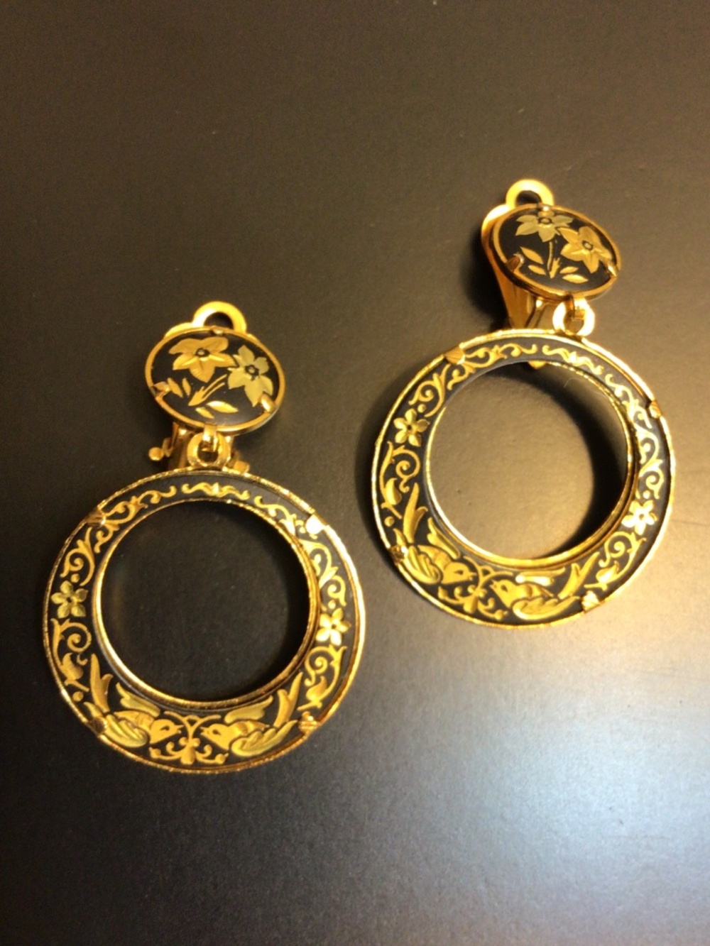 Vintage Damascene Dangle Open Hoop Clip On Earrings Gold-etched